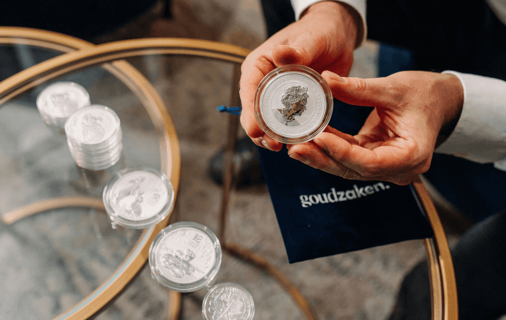 Biedprijs oorlog zilveren munten op fysieke zilvermarkt