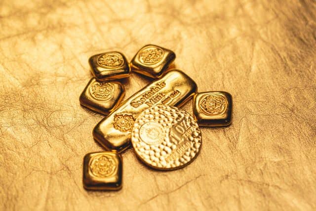 De russische roebel op waarde door goud