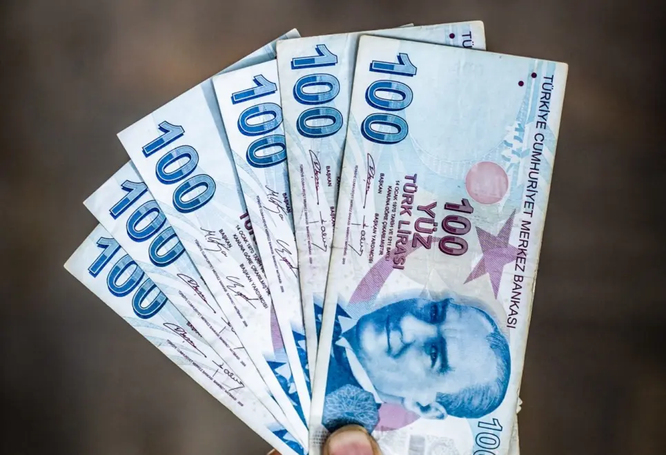 Turkse lira verliest 10% in 24 uur